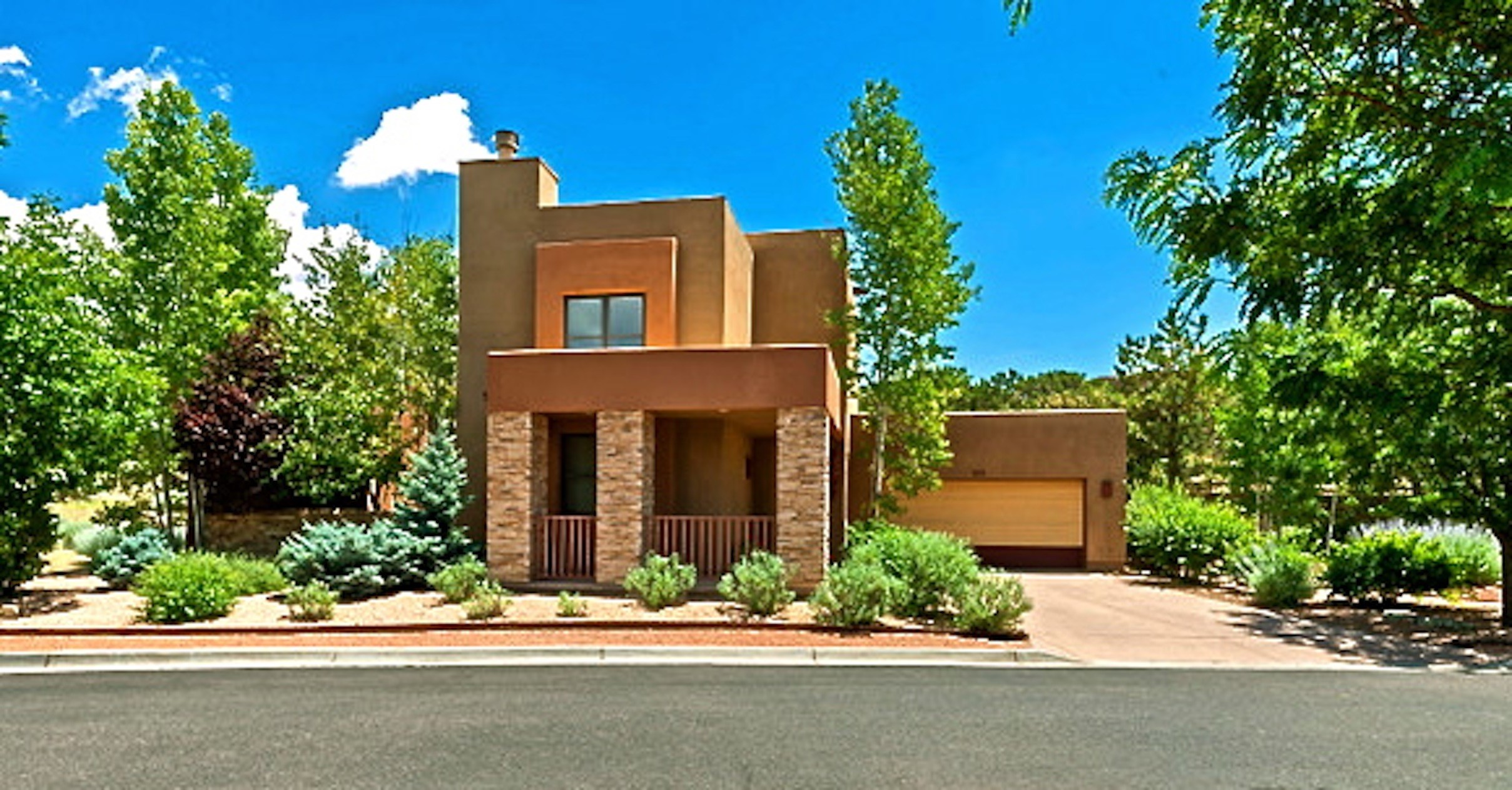 Homes & land for sale in Santa Fe City Northwest Casa Solana, Zocalo